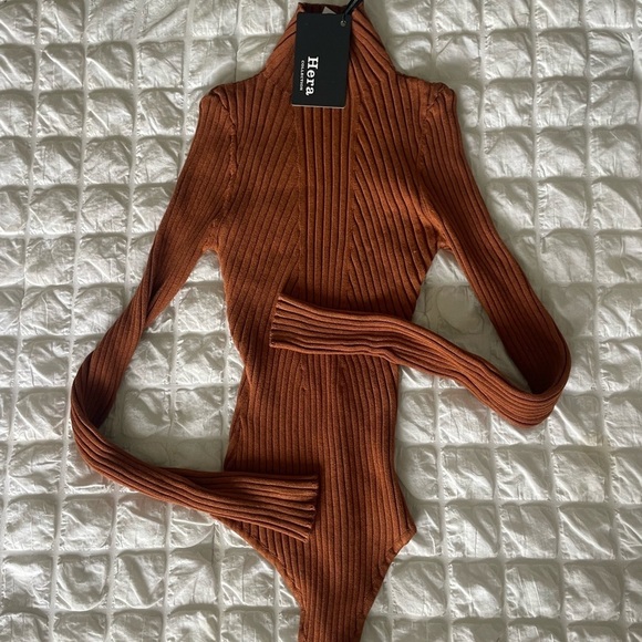 Hera Collection Rust Ribbed Bodysuit - Picture 1 of 7